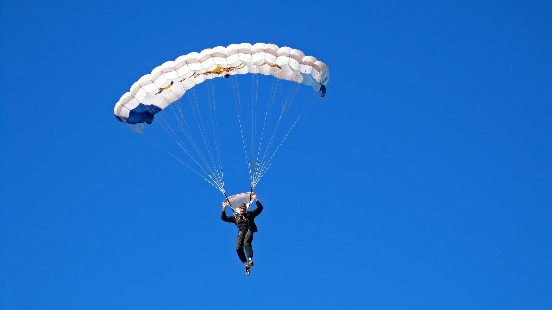 足球赛事直播支持多语种解说,足球比赛语音直播